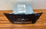 Bild in die Galerieansicht laden, Mercedes-Benz Head Unit CD Player A2049000208 C-Class W204 OEM Radio Audio