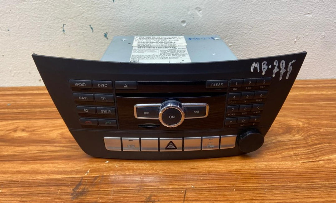 Mercedes-Benz Head Unit CD Player A2049000208 C-Class W204 OEM Radio Audio