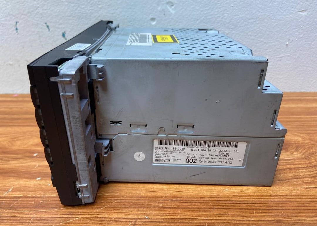 Mercedes-Benz Head Unit CD Player A2118203497 E-Class W211 OEM Radio Audio