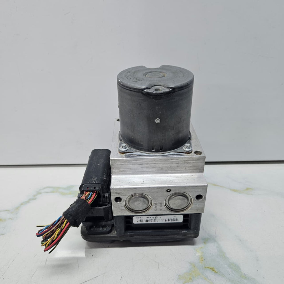 2010-2013 BMW 5 Series F10 F11 ABS PUMP ASSEMBLY ABS Control Module 6852808