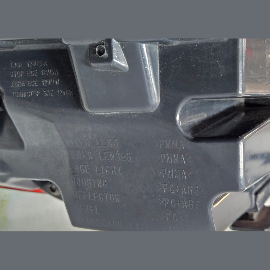 2014-2018 BMW X5 F15 Rear Right Side Tail Light 7290104 OEM USED