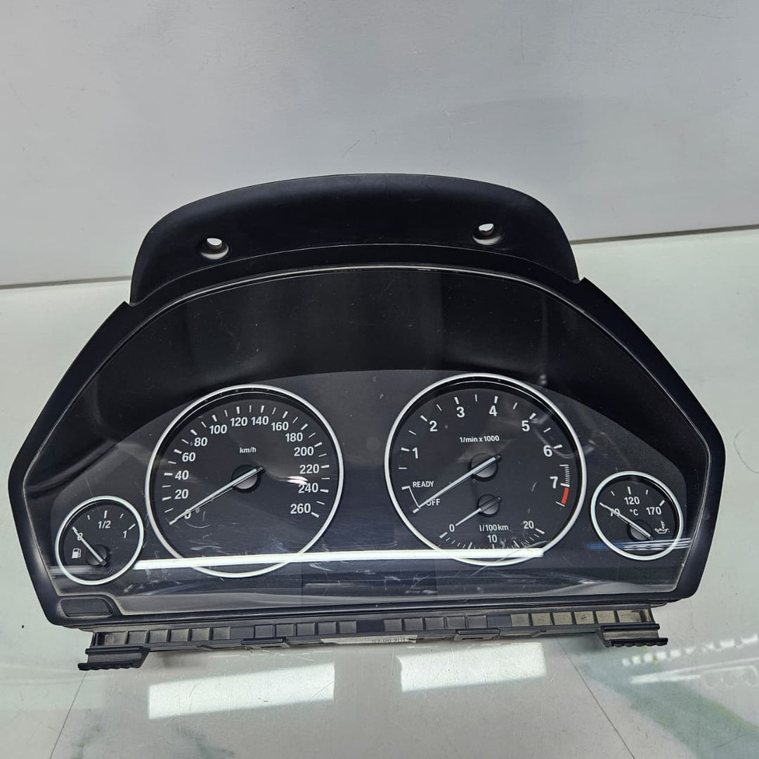 2012-2018 BMW F30 F31 F32 F34 F36 320i Instrument Cluster 9325590