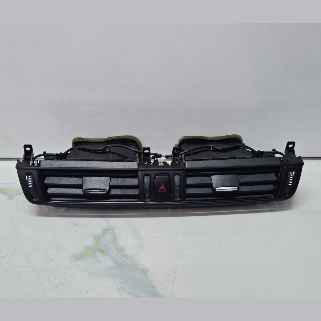 2012-2018 BMW X5 F15 Dashboard Center Air Vent Grille 9252648 OEM USED