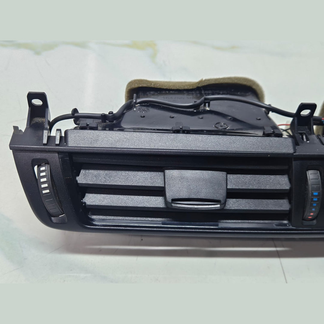 2012-2018 BMW X5 F15 Dashboard Center Air Vent Grille 9252648 OEM USED