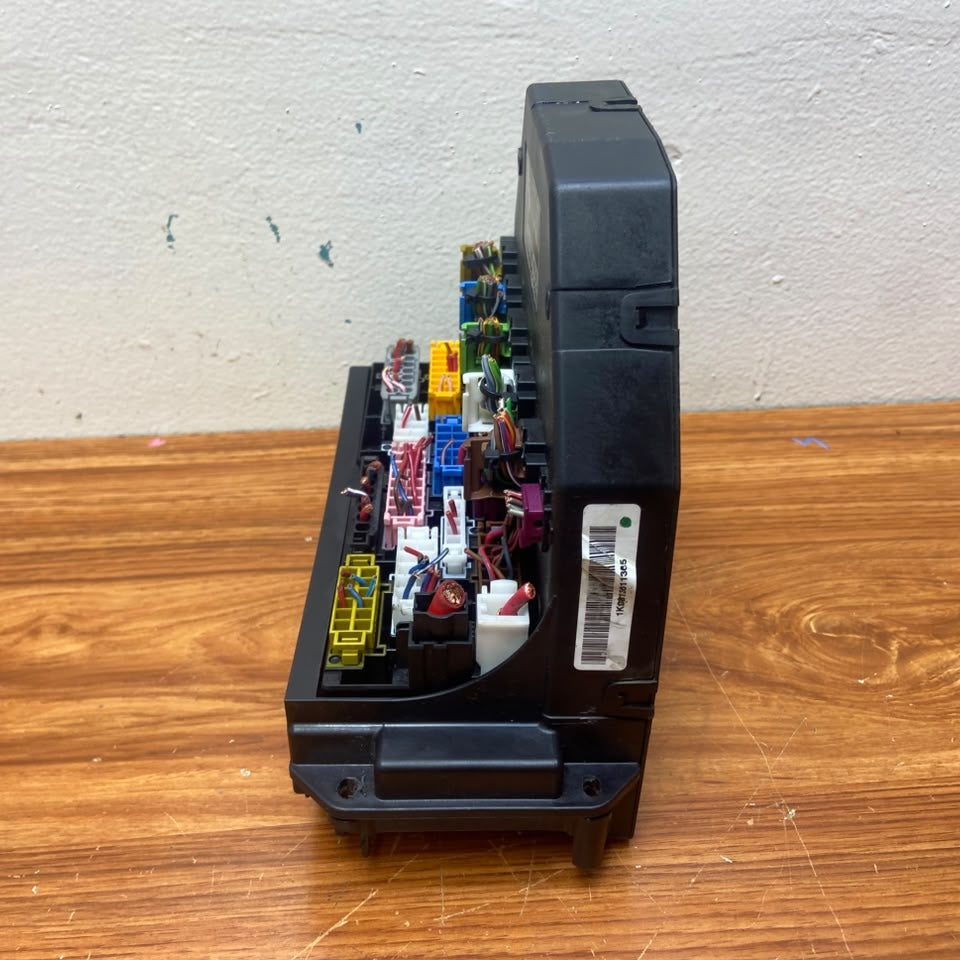 2008-2010 Mercedes-Benz W204 C-Class C250 Front SAM Fuse Box A204 5455501 OEM