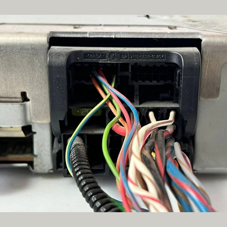 BMW 1 Series F20 F21, 2 Series F22, 3 Series F30 Radio Navigation Head Unit (9341077) – OEM