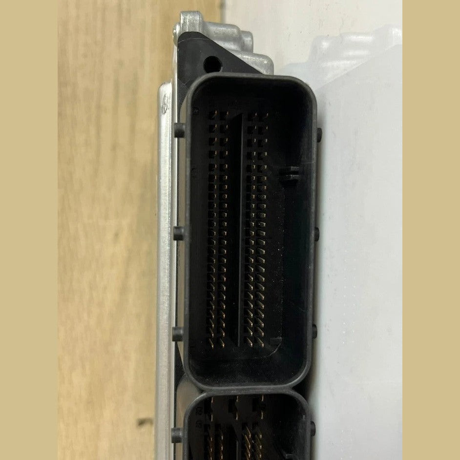 2010–2015 BMW X1 E84 E87 E90 E91 N47 2.0 Diesel Engine Control Unit DDE ECU (8506442) – OEM