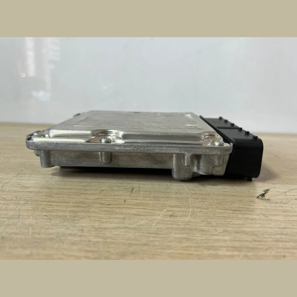 BMW F10 F11 F20 F21 F25 F30 N47 2.0 Diesel Engine Control Unit DDE ECU (8587952) – OEM