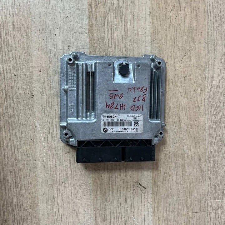 BMW F10 F11 F20 F21 F25 F30 N47 2.0 Diesel Engine Control Unit DDE ECU (8587952) – OEM