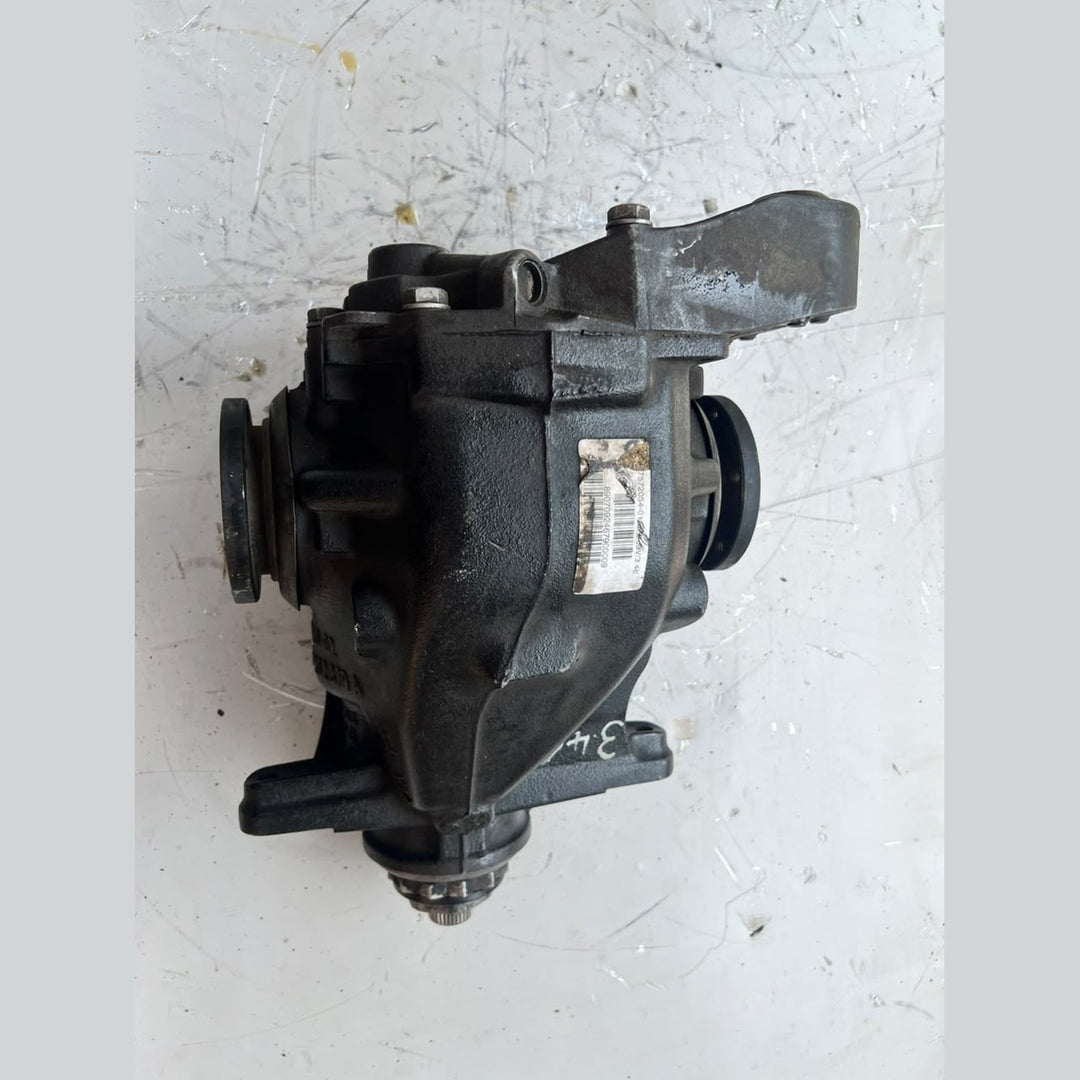 2007–2013 BMW 135i 335i E90 E92 E93 E82 E87 E88 Rear Differential 3.46 Ratio (7572054) – OEM