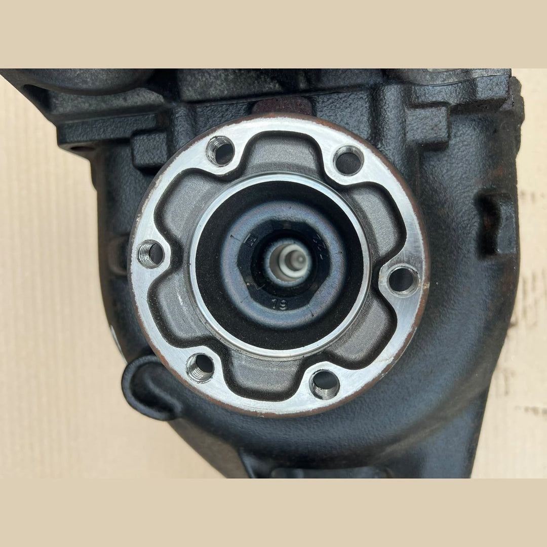 2004–2010 BMW E60 E61 525i E63 E64 630i Rear Differential 3.91 Ratio (7560606) – OEM