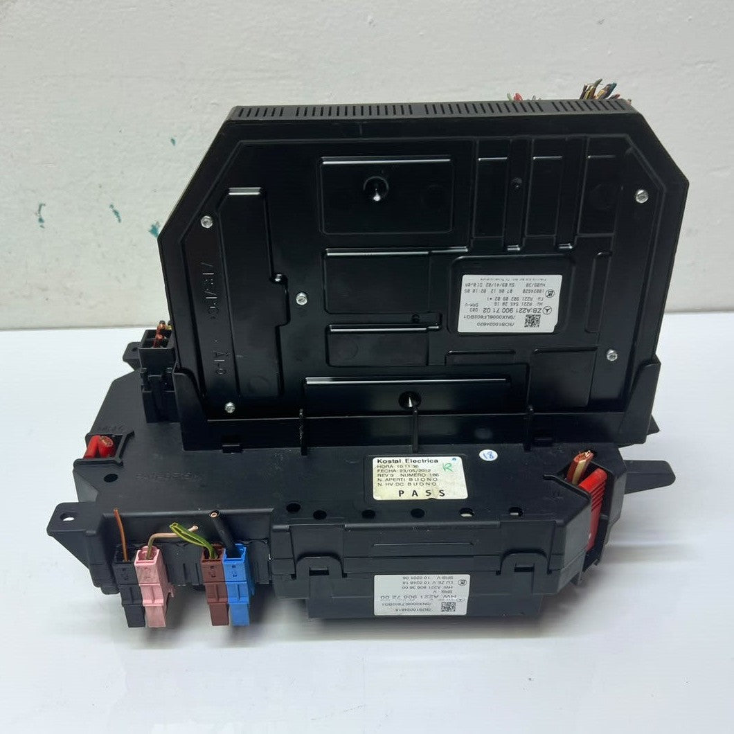 Mercedes-Benz W221 S-Class Front Fuse Box SAM Control Module A2219007102 OEM