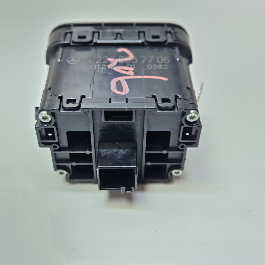 A2239057706-2021-2024 Mercedes-Benz C300 W206 GLC X254 Parking Brake Switch