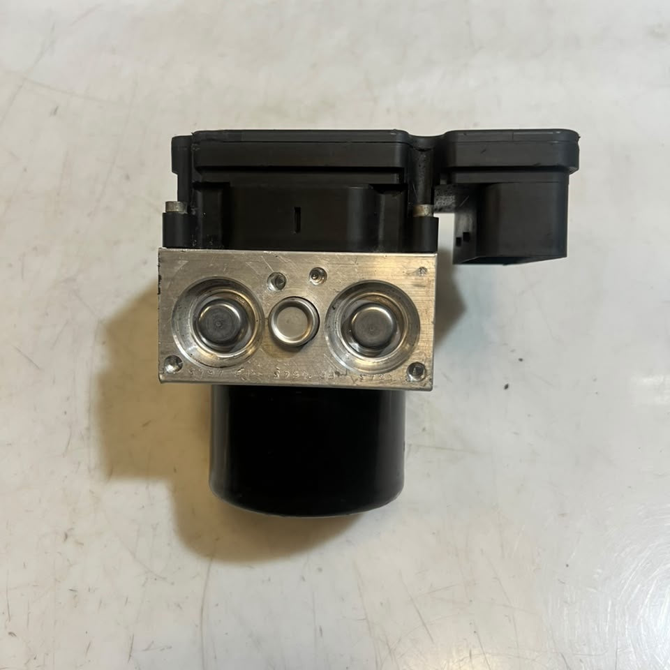 2012–2013 BMW F30 320i 328i ABS Pump & DSC Control Module (6793936) – OEM