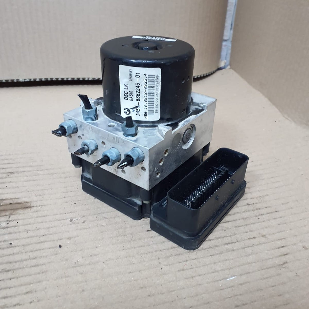 2012-16 BMW 328i F30 F32 F33 Abs Anti-Lock Brake Pump Control Module 6862247 OEM