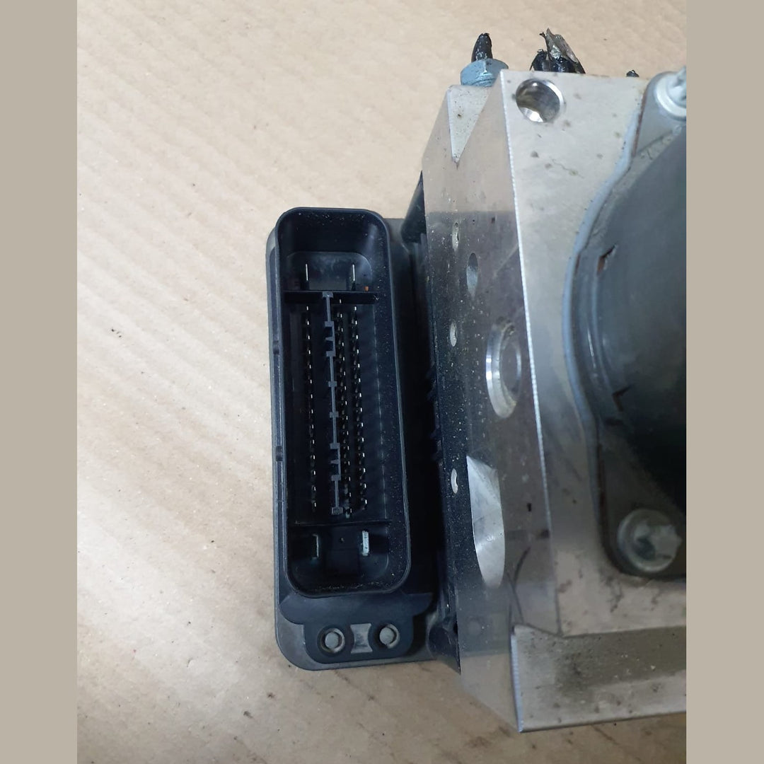 2010–2016 BMW 5 Series F10 F11 DSC ABS Hydraulic Brake Pump Control Unit (6852811) – OEM