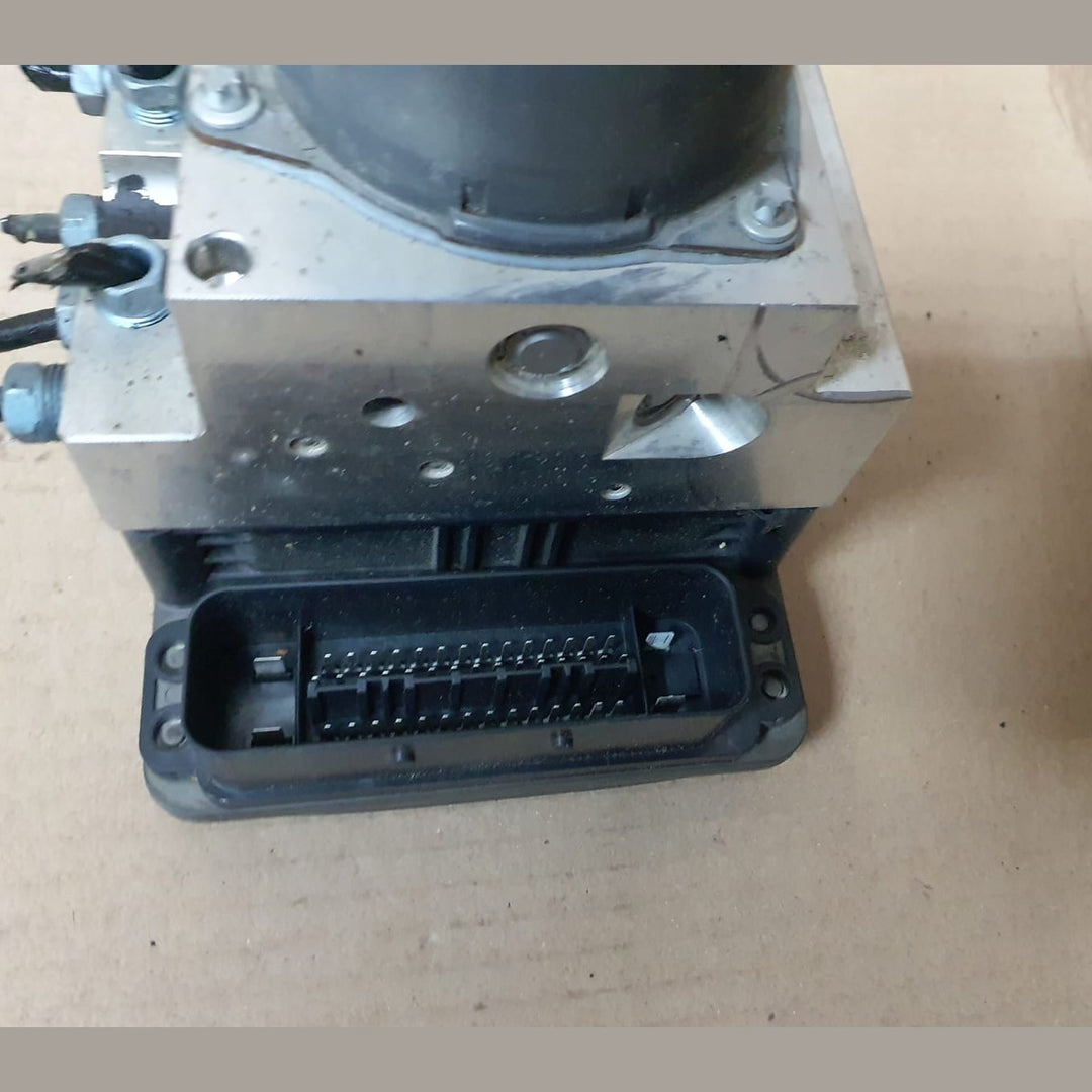 2010–2016 BMW 5 Series F10 F11 DSC ABS Hydraulic Brake Pump Control Unit (6852811) – OEM