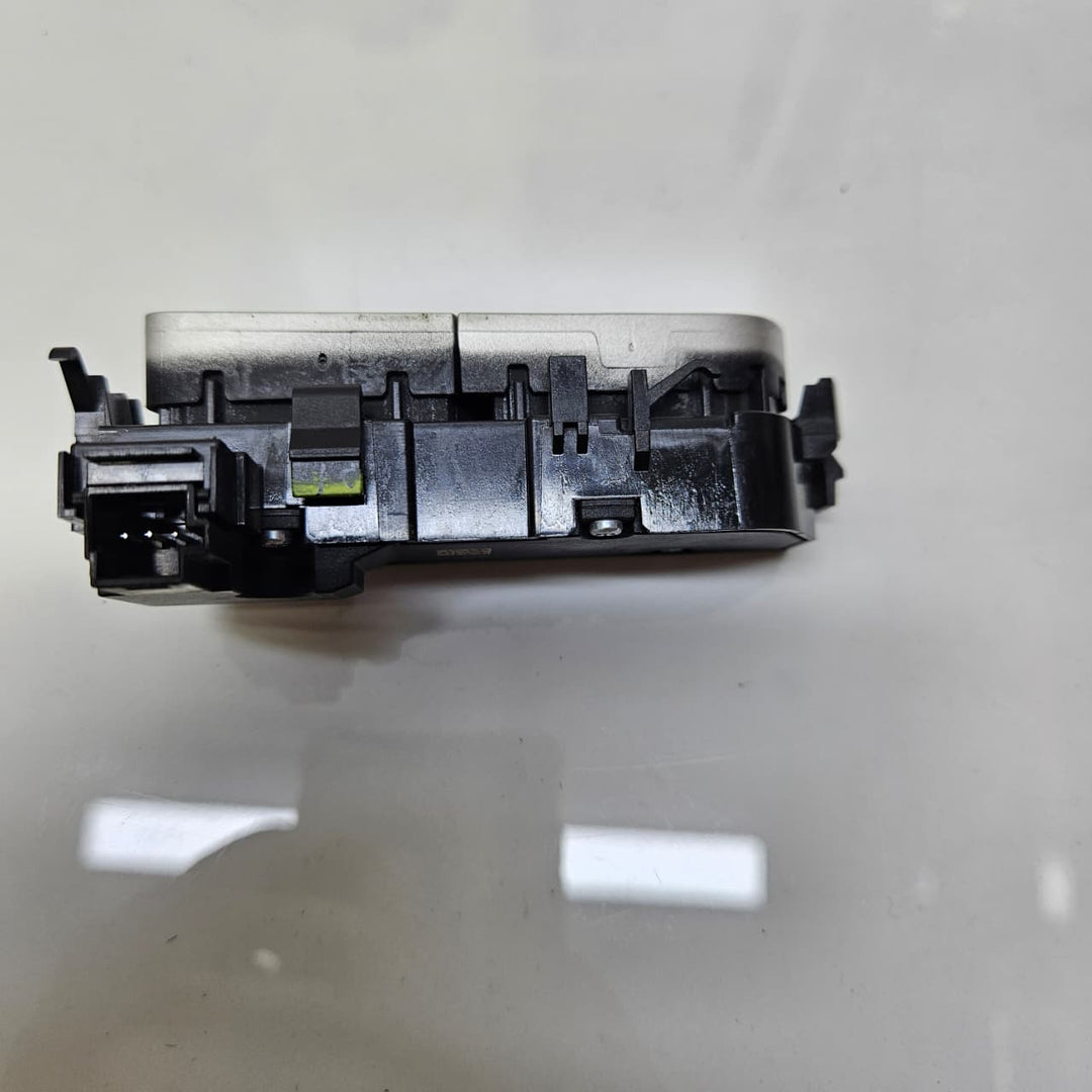 A2139057502-2015-2020 Mercedes-Benz C300 GLC300 Seat Heating Switch Front Right