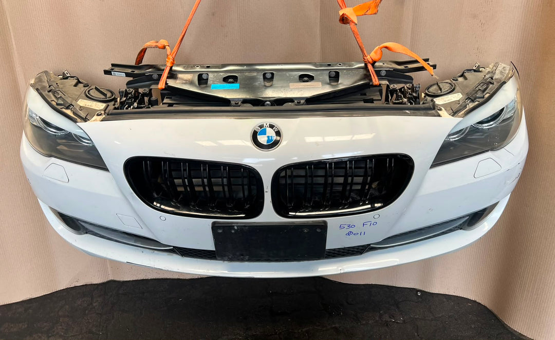 BMW F10 2011 530i WHITE COMPLETE NOSE CUT FRONT BUMPER XENON DYNAMIC HEADLIGHTS GRILLE OEM USED