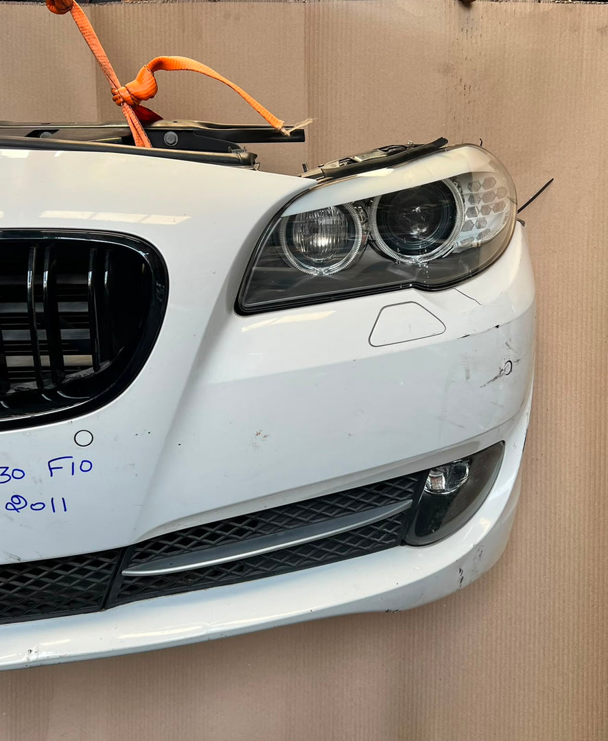 BMW F10 2011 530i WHITE COMPLETE NOSE CUT FRONT BUMPER XENON DYNAMIC HEADLIGHTS GRILLE OEM USED