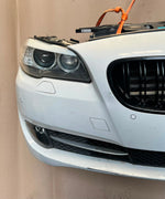 قم بتحميل الصورة إلى عارض الصور، BMW F10 2011 530i WHITE COMPLETE NOSE CUT FRONT BUMPER XENON DYNAMIC HEADLIGHTS GRILLE OEM USED