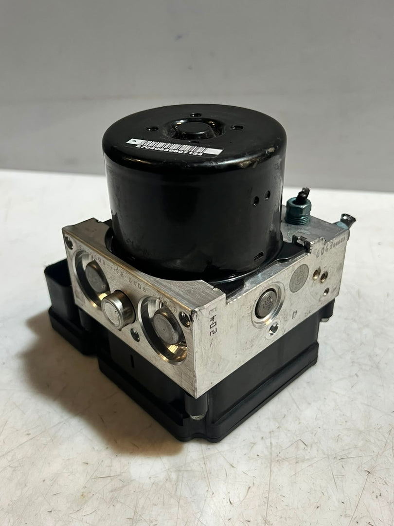 BMW 328i F30 F32 F33 ABS Brake Pump Control Module 6862247 OEM 2012-2016