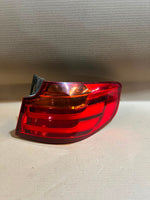 Bild in die Galerieansicht laden, 2015 BMW 320i GT F34 Rear Right Tail Light 2575336 7286038 OEM