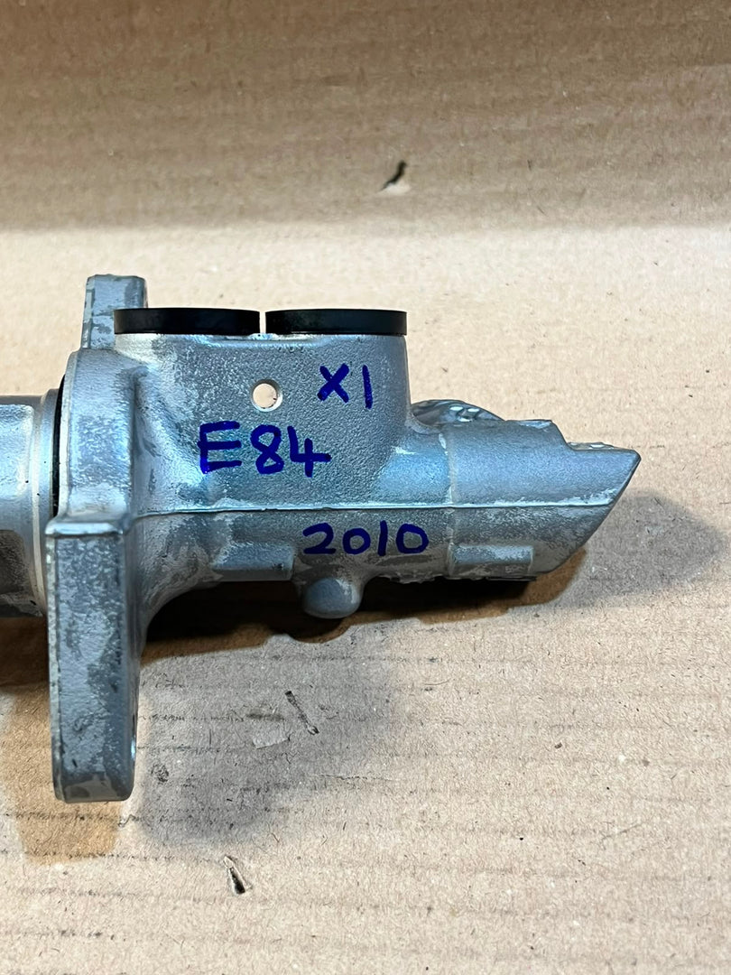 2010 BMW X1 E84 xDrive20d Brake Master Cylinder Hydraulic Pump Used Genuine OEM