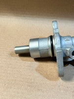 Bild in die Galerieansicht laden, 2001 BMW 5 Series E39 Brake Master Cylinder Used Genuine OEM