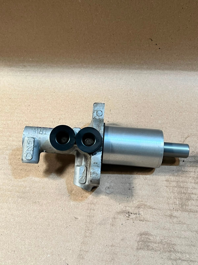 2011 BMW X5 E70 Brake Master Cylinder Used Genuine OEM