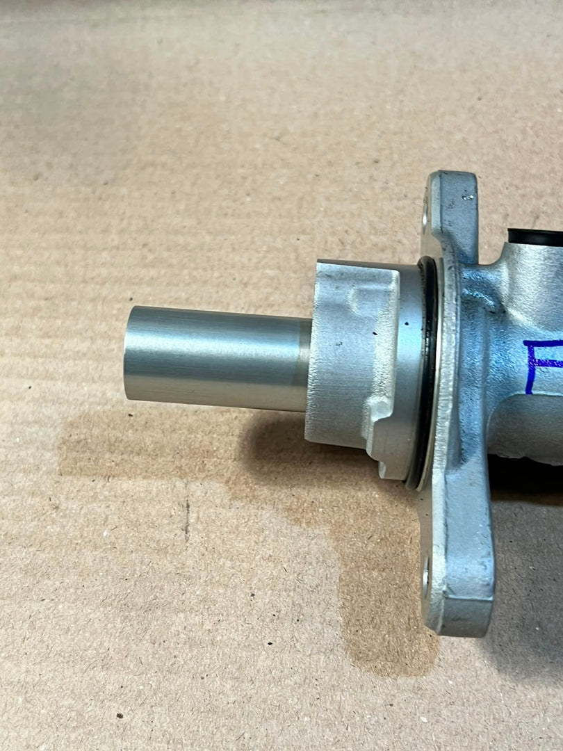 2017 BMW X1 F48 Brake Master Cylinder Used Genuine OEM