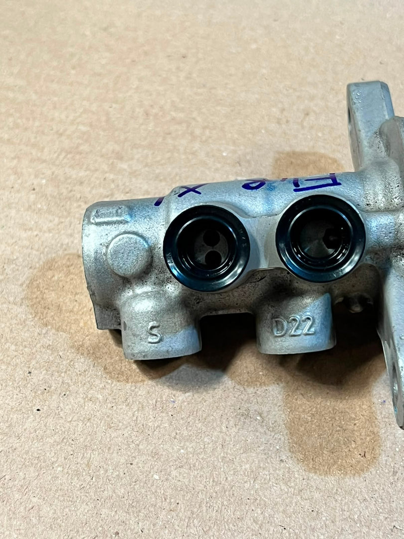 2017 BMW X1 F48 Brake Master Cylinder Used Genuine OEM