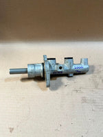 Bild in die Galerieansicht laden, 2000 BMW 7 Series E38 Brake Master Cylinder Used Genuine OEM