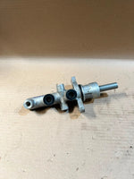 Bild in die Galerieansicht laden, 2000 BMW 7 Series E38 Brake Master Cylinder Used Genuine OEM