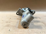 Bild in die Galerieansicht laden, 2000 BMW 7 Series E38 Brake Master Cylinder Used Genuine OEM