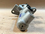 Bild in die Galerieansicht laden, 2000 BMW 7 Series E38 Brake Master Cylinder Used Genuine OEM