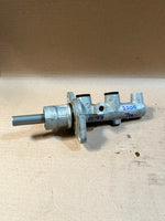 Bild in die Galerieansicht laden, 2000 BMW 7 Series E38 Brake Master Cylinder Used Genuine OEM