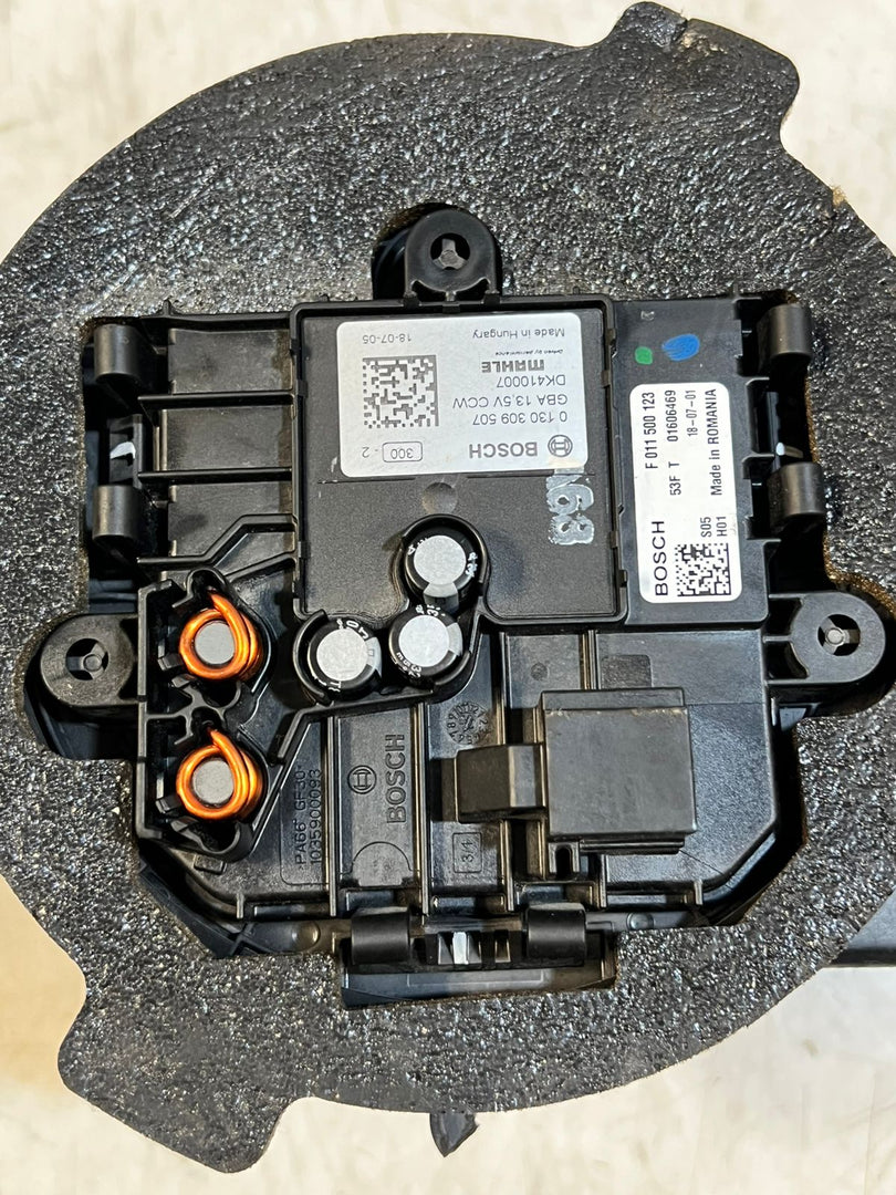 BMW G30 G31 F90 G11 G12 Heater Blower Motor Fan F011500123 64116836881 OEM
