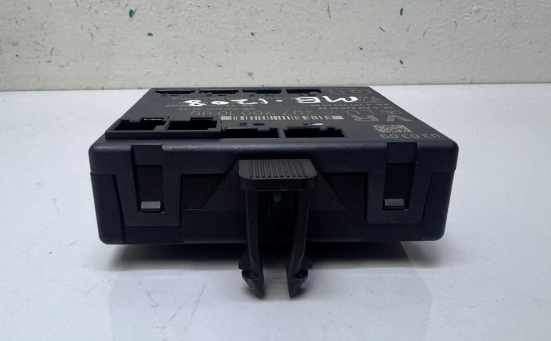 2010-2013 Mercedes-Benz E550 Door Control Module A2079001000 W207 E-Class OEM