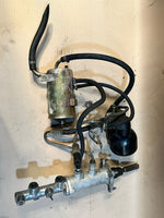 Bild in die Galerieansicht laden, BMW 5 Series E34 530i 540i Brake Master Cylinder Used Genuine OEM