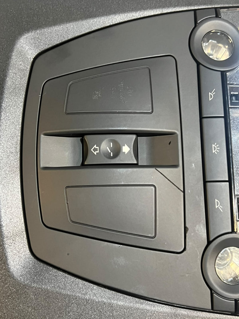BMW 5 Series F10 F11 528i Front Roof Interior Light Reading Lamp Switch 28140555 OEM