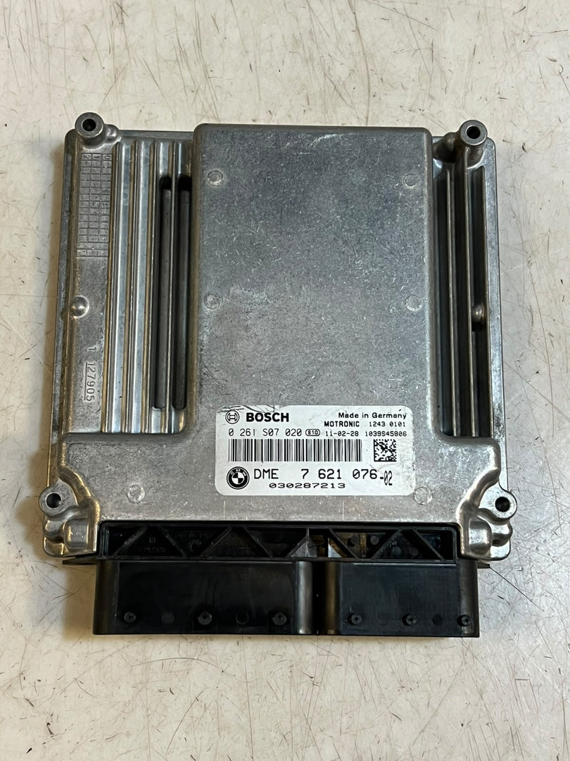 BMW X1 E84 2.0 N20 Engine Control Unit ECU DME 7621076 Bosch 0261S07020 OEM
