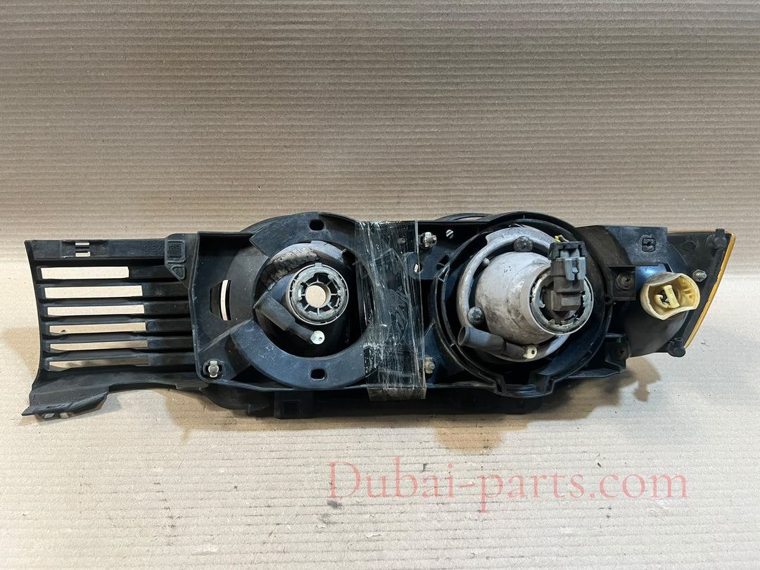 1989 BMW 735i E32 M30 USA Twin Headlight Headlamp Turn Signal Grille Assembly OEM