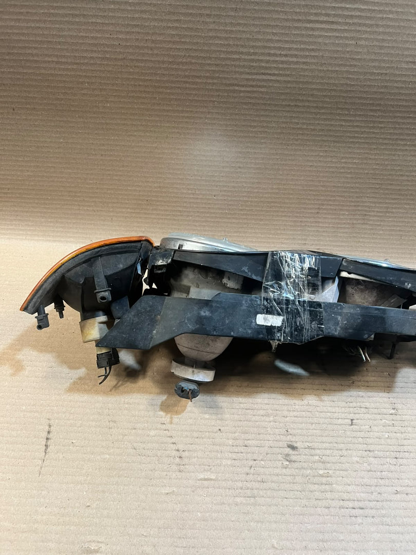 1989 BMW 735i E32 M30 USA Twin Headlight Headlamp Turn Signal Grille Assembly OEM