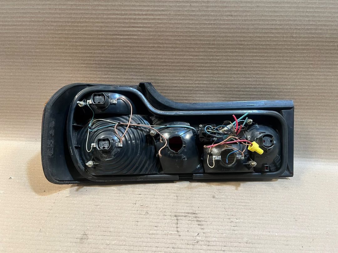 1989 BMW 735i E32 M30 USA RIGHT Rear Tail Light Back Lamp Assembly OEM