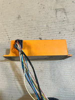 قم بتحميل الصورة إلى عارض الصور، 1989 BMW 735i E32 M30 SRS Airbag Control Module ECU 1382905 65771382905 OEM