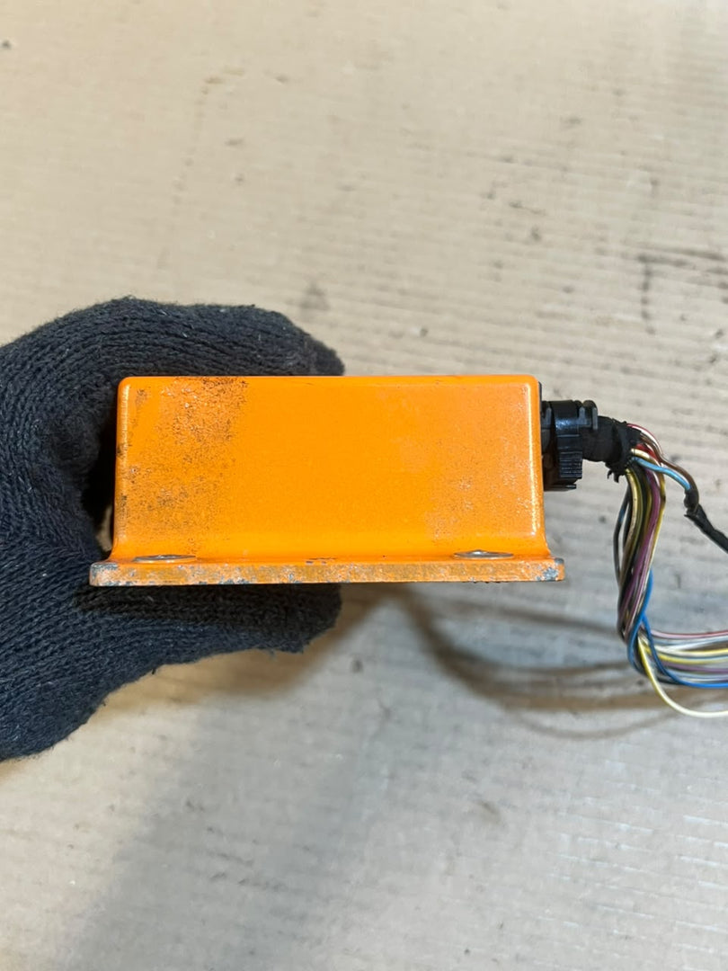 1989 BMW 735i E32 M30 SRS Airbag Control Module ECU 1382905 65771382905 OEM