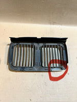 قم بتحميل الصورة إلى عارض الصور، BMW 7 Series E32 735i 730i Front Center Kidney Grille 1908697 Used OEM