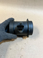 Bild in die Galerieansicht laden, 2000 BMW X5 E53 4.4i M62 Mass Air Flow Meter MAF Sensor RHD OEM