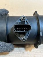Bild in die Galerieansicht laden, 2000 BMW X5 E53 4.4i M62 Mass Air Flow Meter MAF Sensor RHD OEM